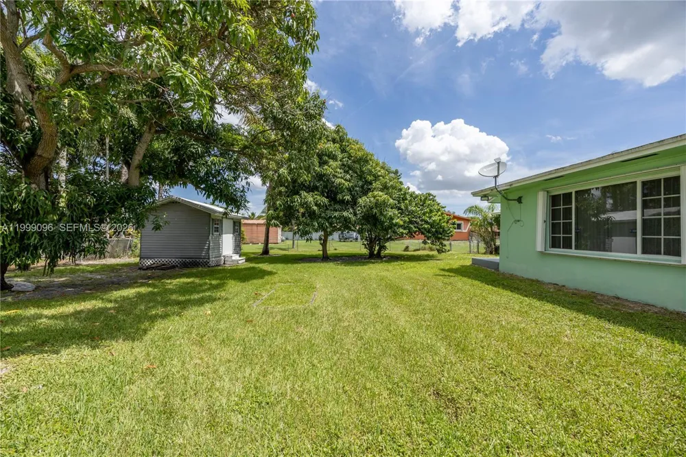 11298 NW 21st Ct Miami, FL 33167