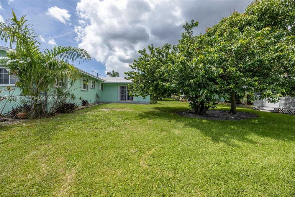 11298 NW 21st Ct Miami, FL 33167