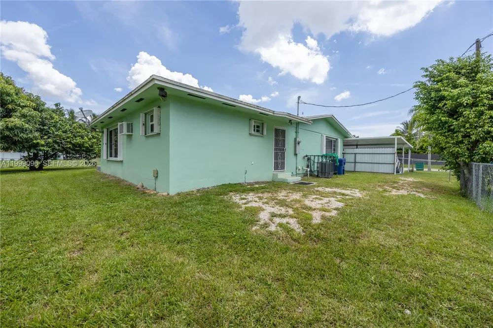 11298 NW 21st Ct Miami, FL 33167