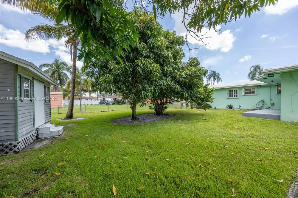 11298 NW 21st Ct Miami, FL 33167
