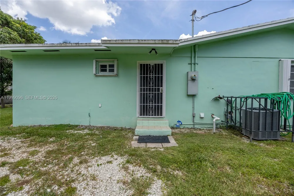 11298 NW 21st Ct Miami, FL 33167