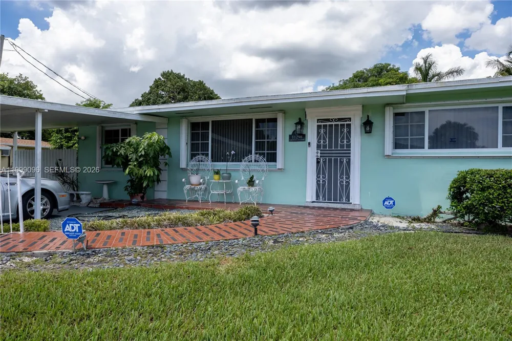 11298 NW 21st Ct Miami, FL 33167