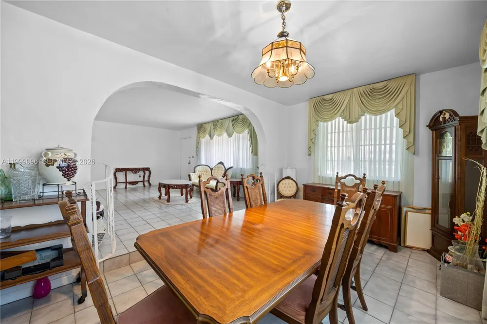 11298 NW 21st Ct Miami, FL 33167
