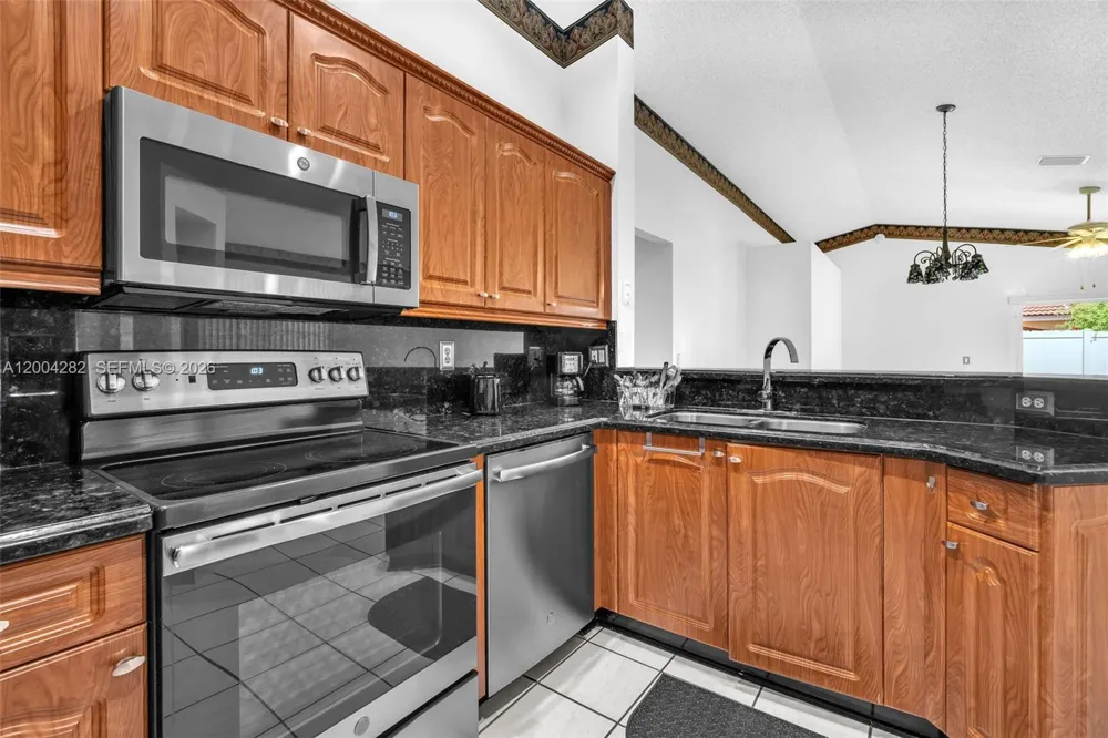1600 Salerno Cir Weston, FL 33327