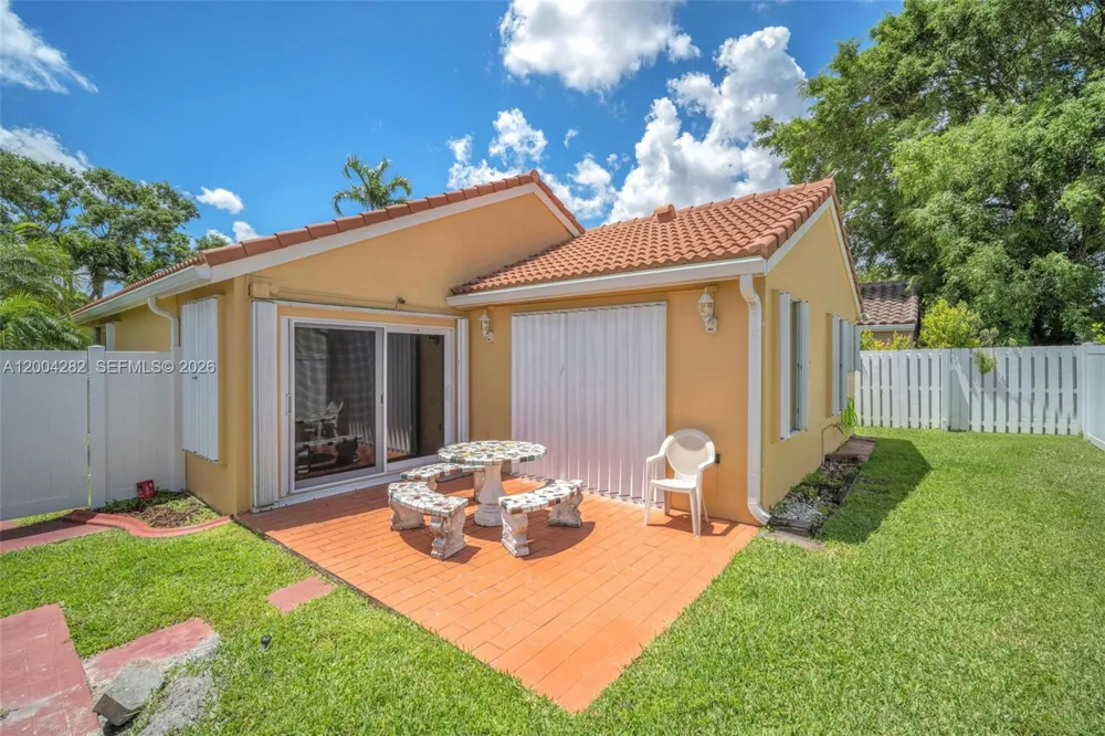 1600 Salerno Cir Weston, FL 33327