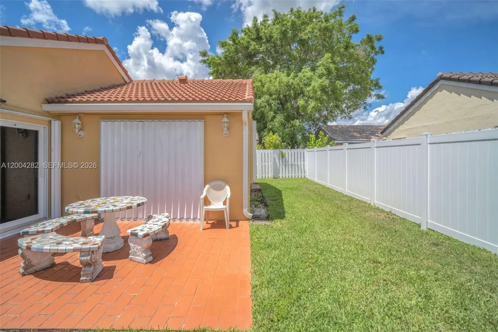 1600 Salerno Cir Weston, FL 33327