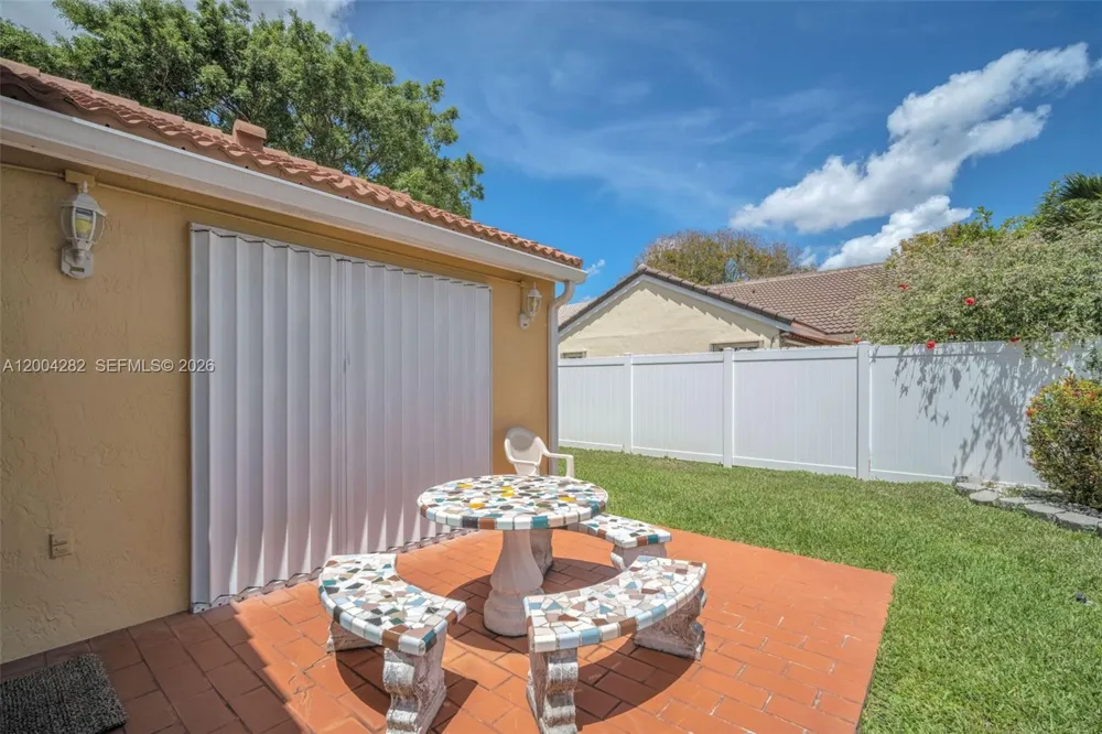 1600 Salerno Cir Weston, FL 33327