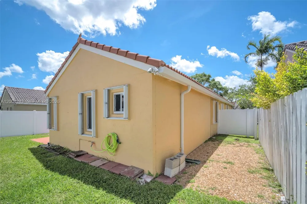 1600 Salerno Cir Weston, FL 33327
