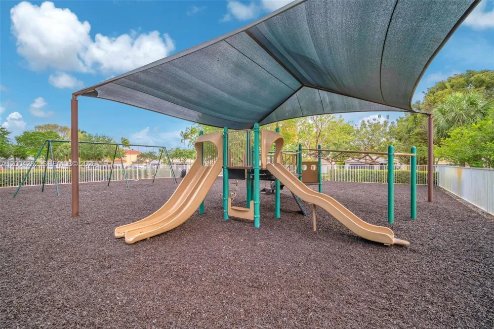 1600 Salerno Cir Weston, FL 33327