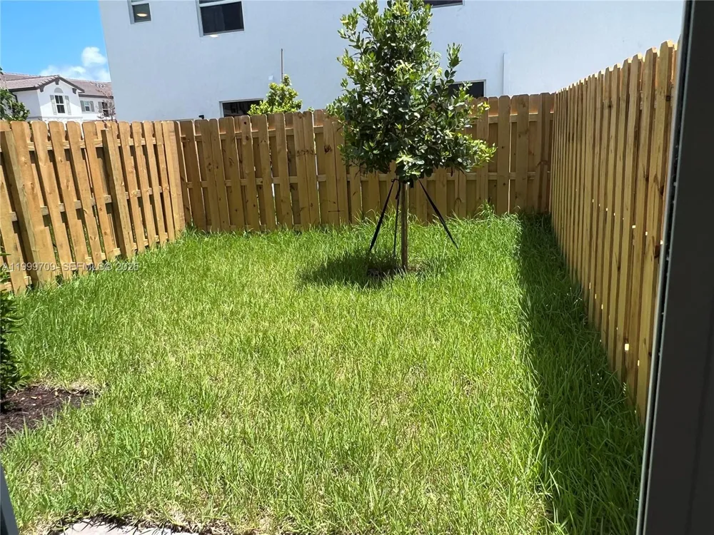 12223 NW 23rd Pl Miami, FL 33167