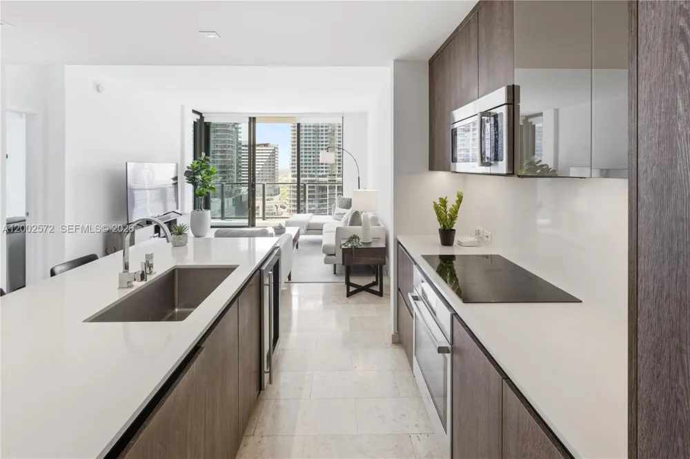 68 SE 6th St #1106 Miami, FL 33131