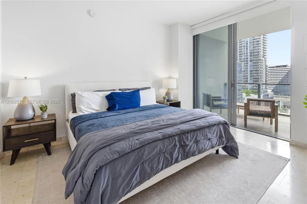 68 SE 6th St #1106 Miami, FL 33131