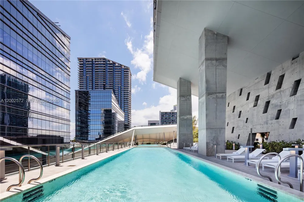 68 SE 6th St #1106 Miami, FL 33131