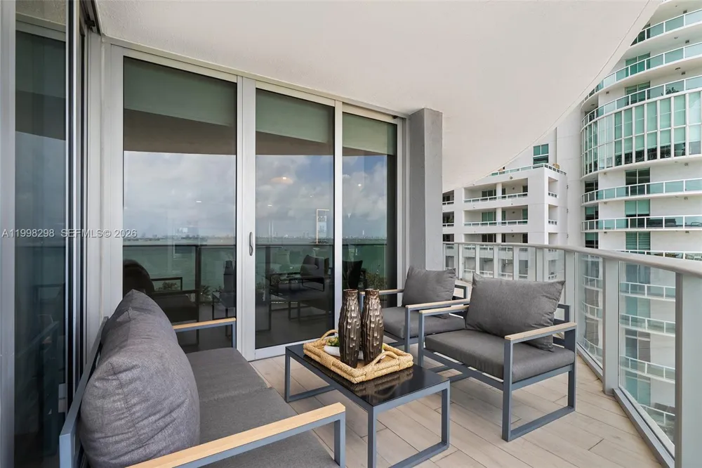 488 NE 18th St #715 Miami, FL 33132