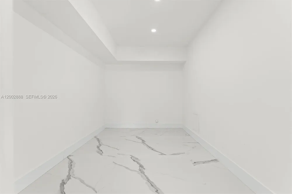 19731 NE 24th Ave Miami, FL 33180