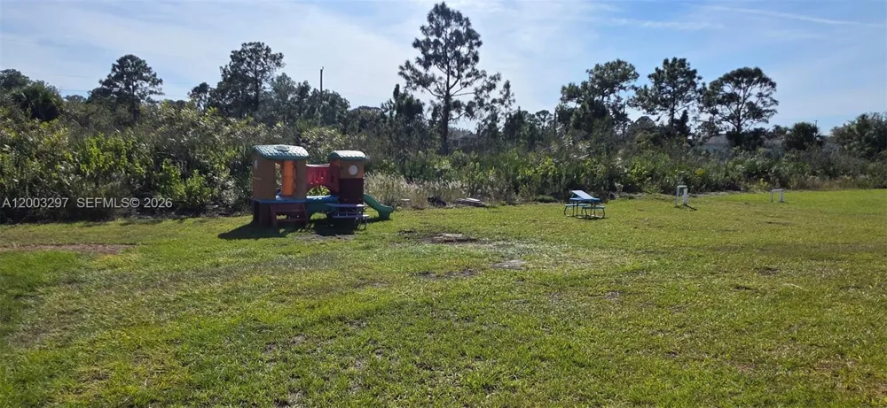 2615 40th ST W Lehigh Acres, FL 33971