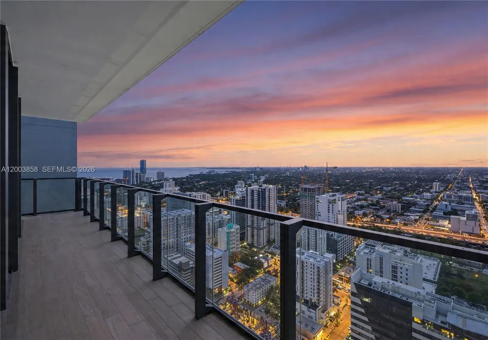 88 SW 7th St #3710 Miami, FL 33130