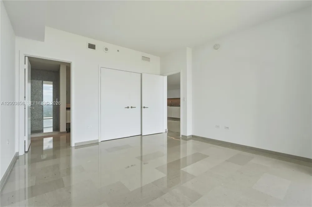 88 SW 7th St #3710 Miami, FL 33130