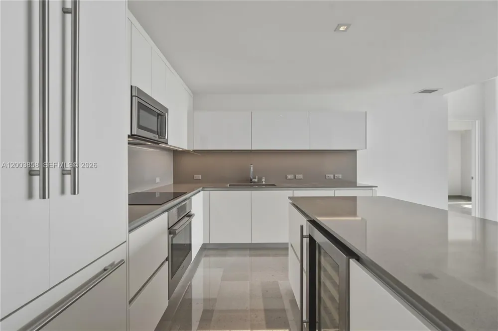 88 SW 7th St #3710 Miami, FL 33130