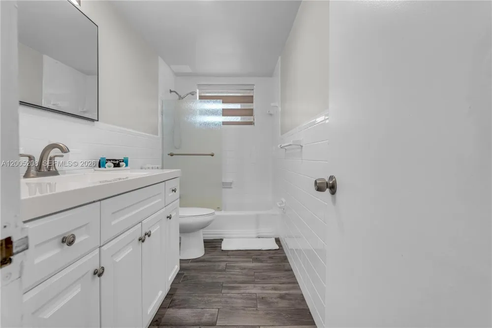 10006 E Bay Harbor Dr #11 Bay Harbor Islands, FL 33154