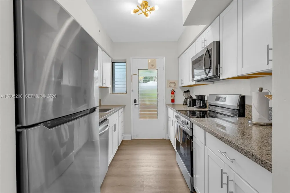 10006 E Bay Harbor Dr #11 Bay Harbor Islands, FL 33154