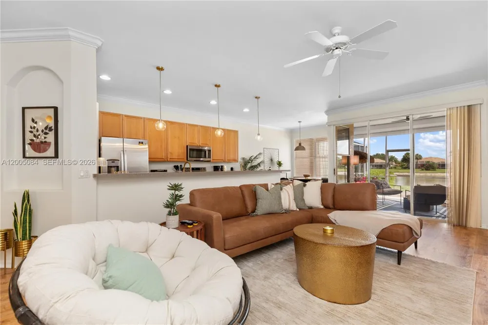 1896 Crestview Way Naples, FL 34119