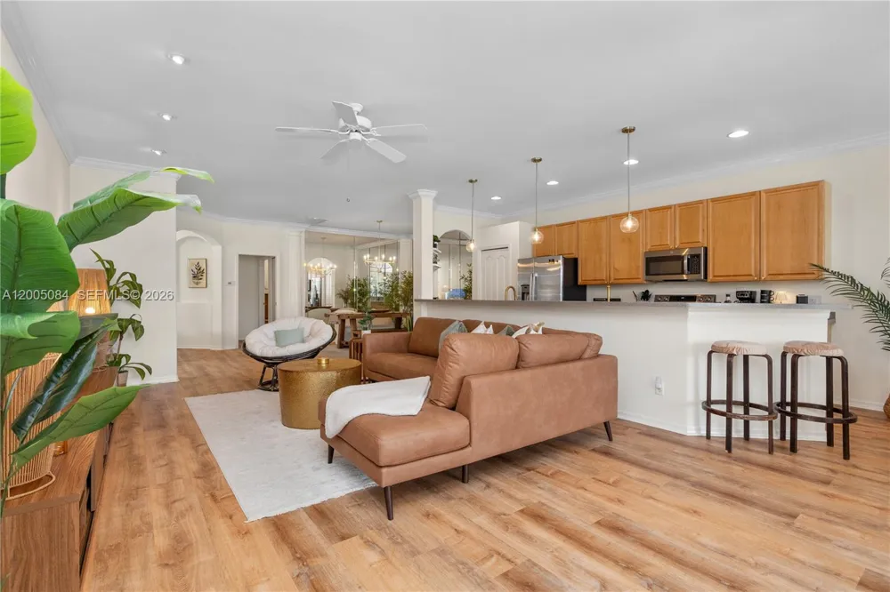 1896 Crestview Way Naples, FL 34119