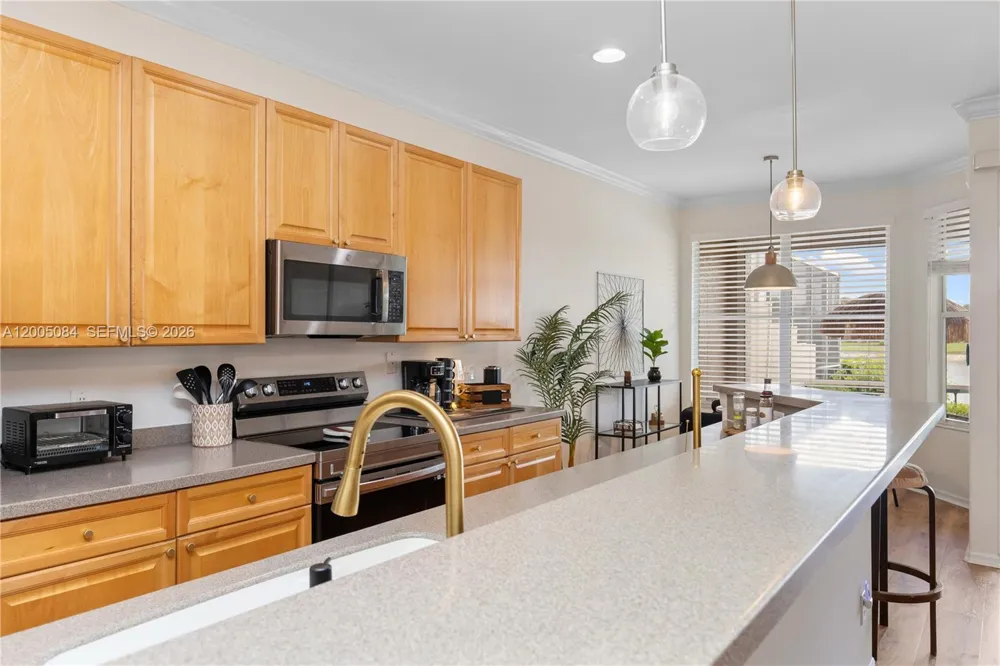 1896 Crestview Way Naples, FL 34119