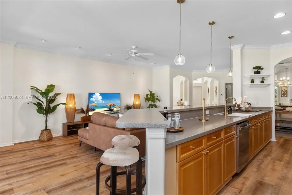 1896 Crestview Way Naples, FL 34119