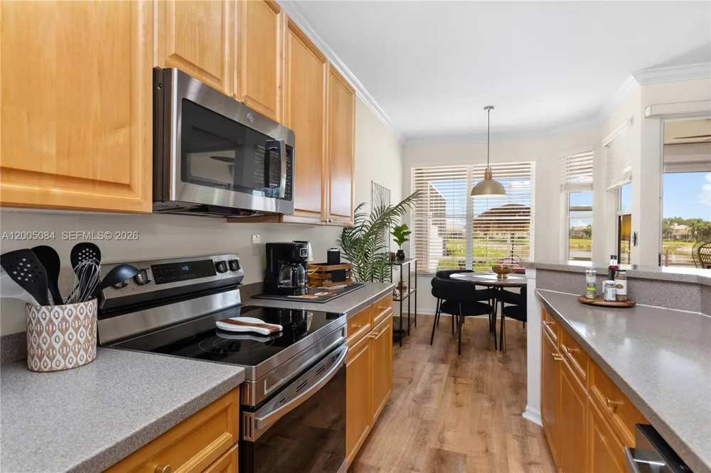 1896 Crestview Way Naples, FL 34119