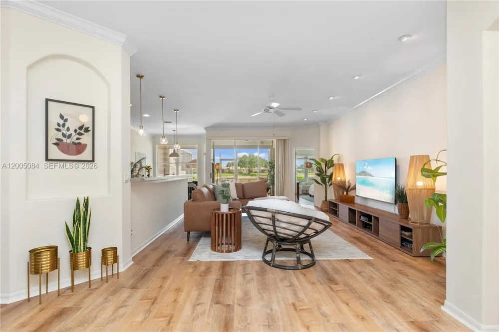 1896 Crestview Way Naples, FL 34119