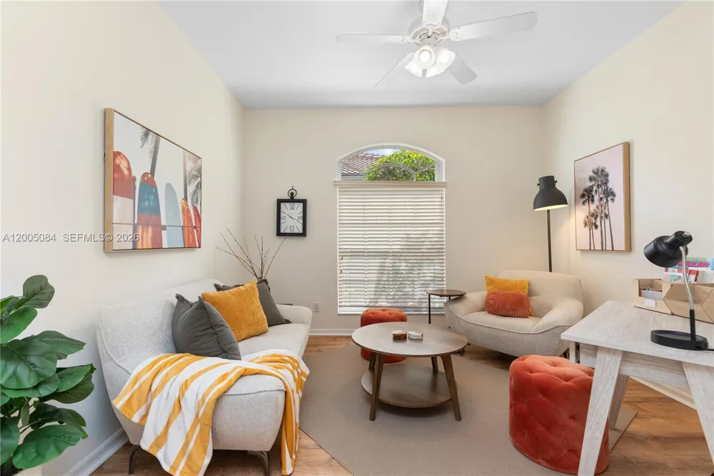 1896 Crestview Way Naples, FL 34119