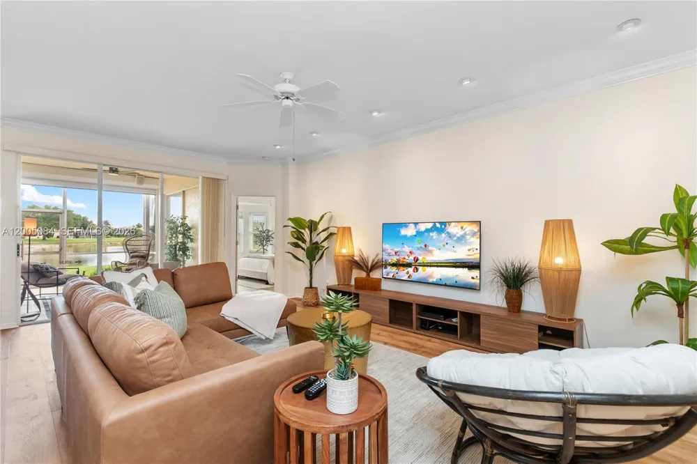 1896 Crestview Way Naples, FL 34119