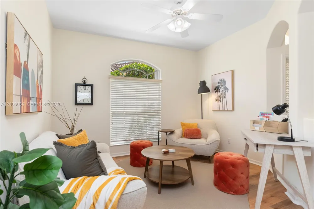 1896 Crestview Way Naples, FL 34119