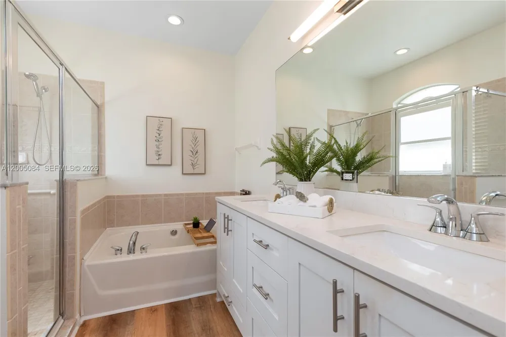1896 Crestview Way Naples, FL 34119