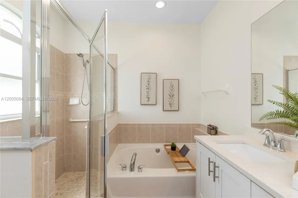 1896 Crestview Way Naples, FL 34119