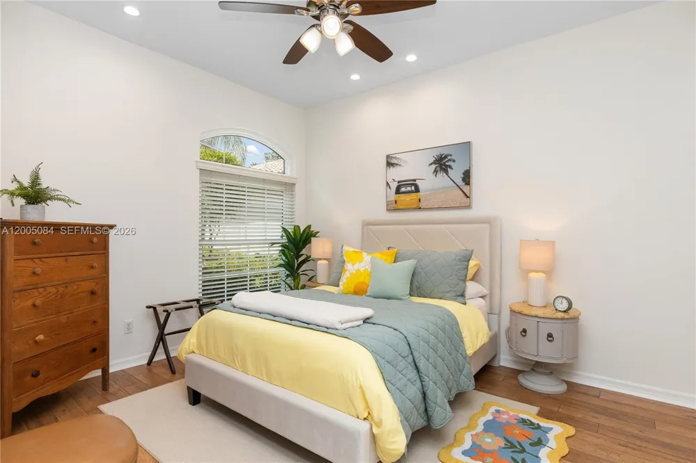 1896 Crestview Way Naples, FL 34119