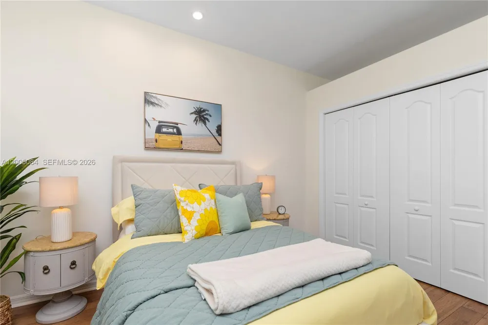 1896 Crestview Way Naples, FL 34119