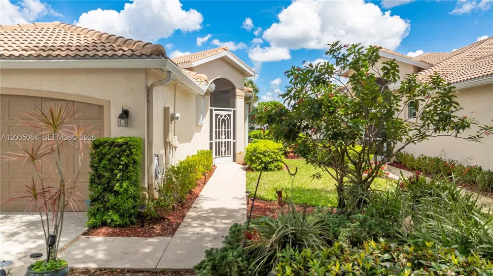 1896 Crestview Way Naples, FL 34119