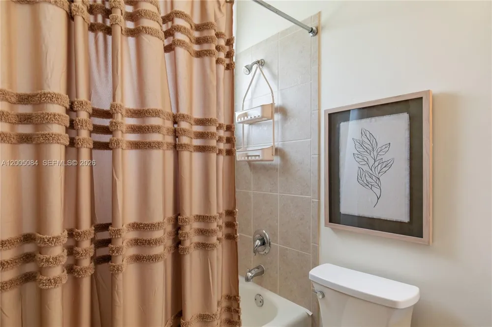 1896 Crestview Way Naples, FL 34119