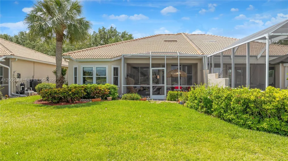 1896 Crestview Way Naples, FL 34119