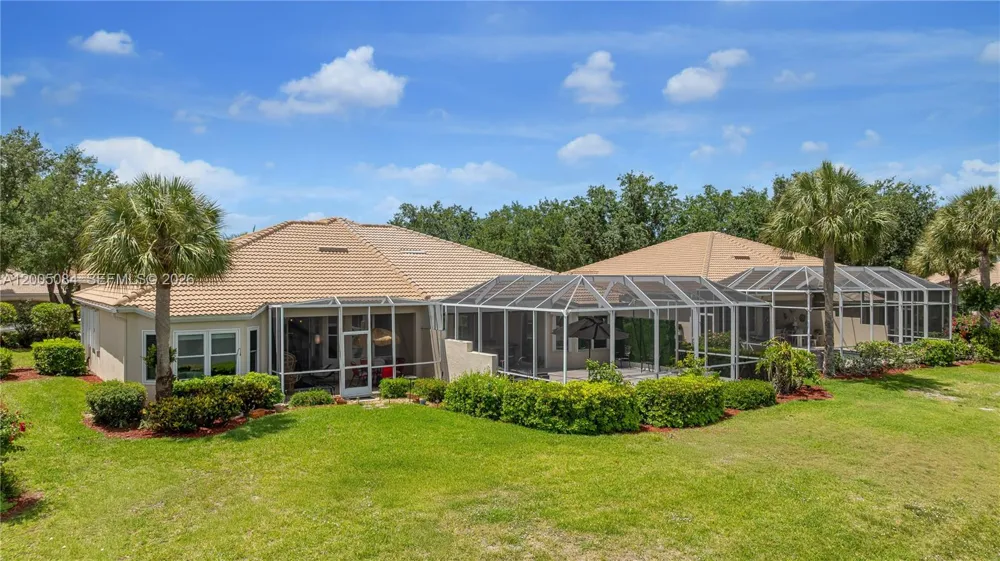 1896 Crestview Way Naples, FL 34119