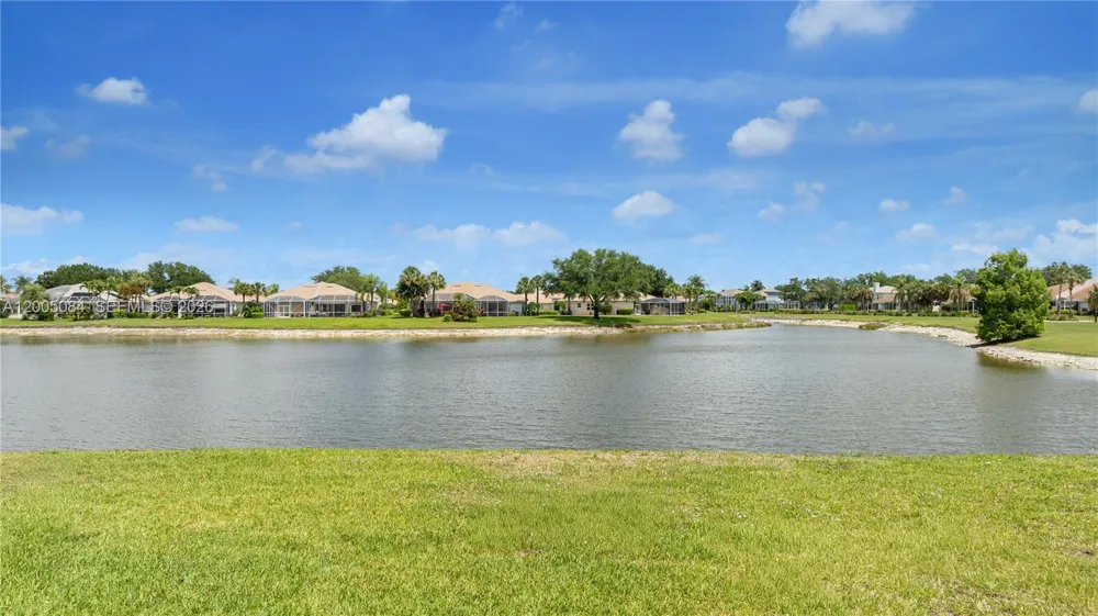 1896 Crestview Way Naples, FL 34119