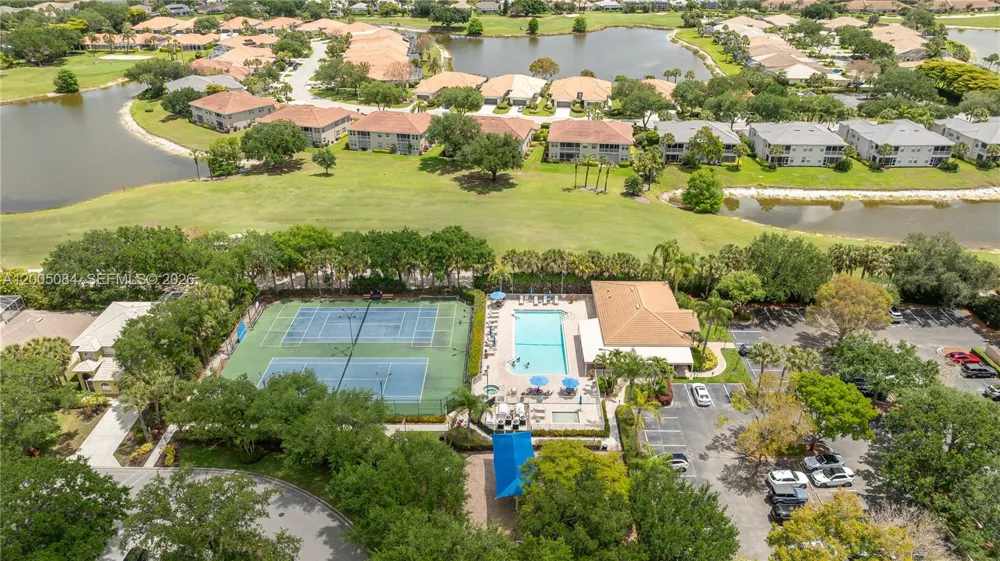1896 Crestview Way Naples, FL 34119