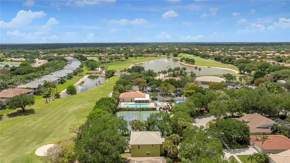 1896 Crestview Way Naples, FL 34119