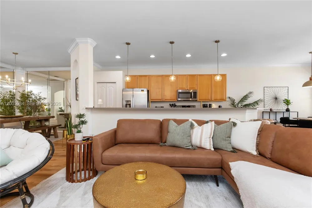 1896 Crestview Way Naples, FL 34119