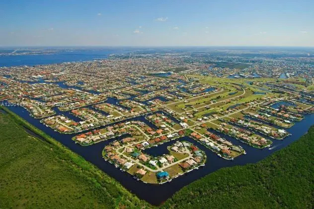2356 Highland Punta Gorda, FL 33983