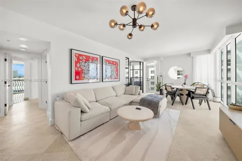 1500 Ocean Dr #607