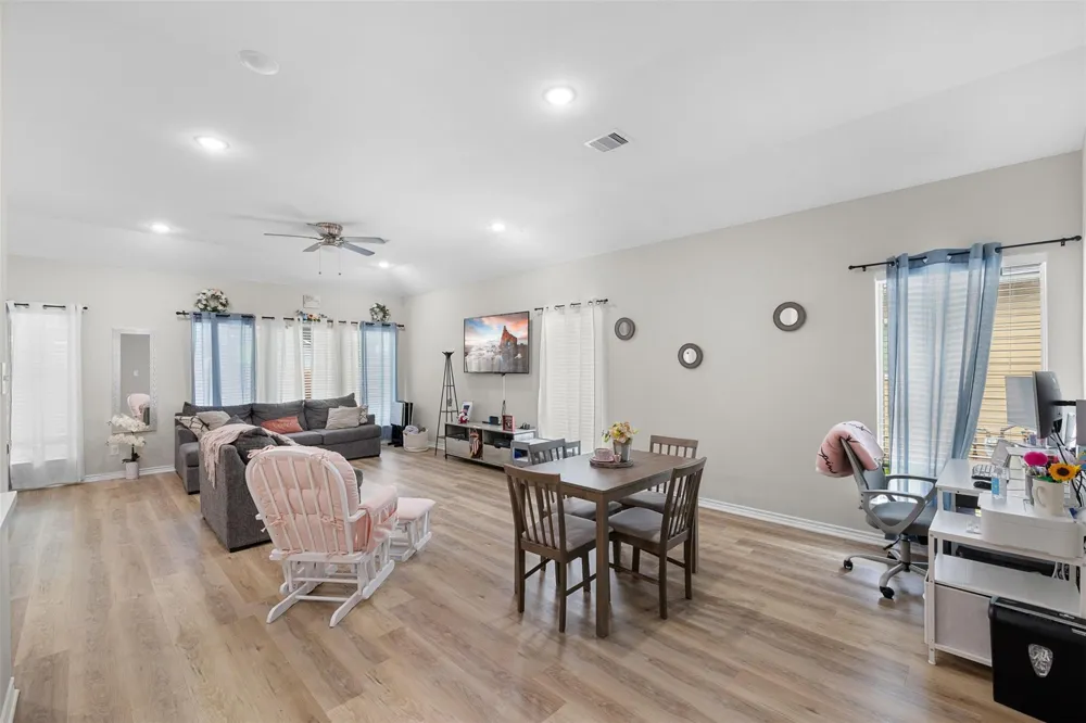 1116 Washington Street Columbus, TX 78934