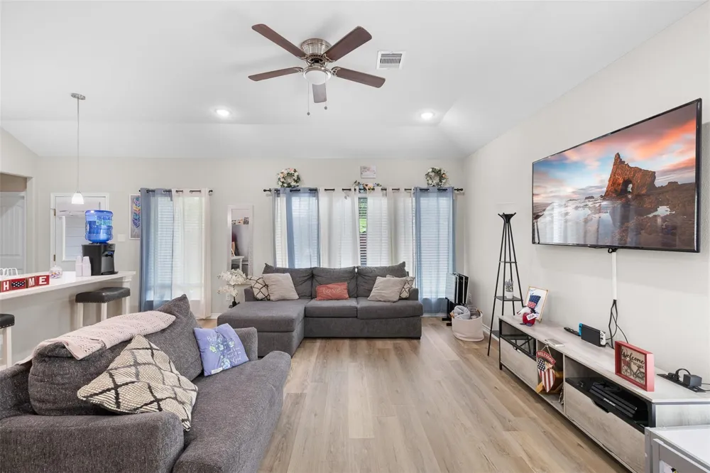 1116 Washington Street Columbus, TX 78934